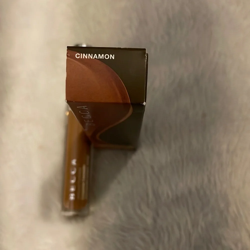 - Becca Ultimate Coverage Longwear Concealer